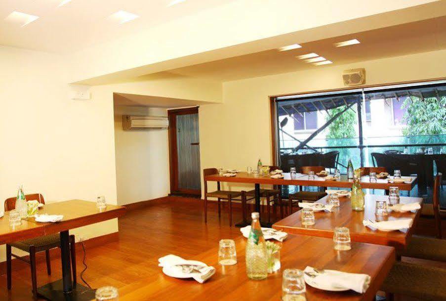 होटल Bloom - Juhu 4*
